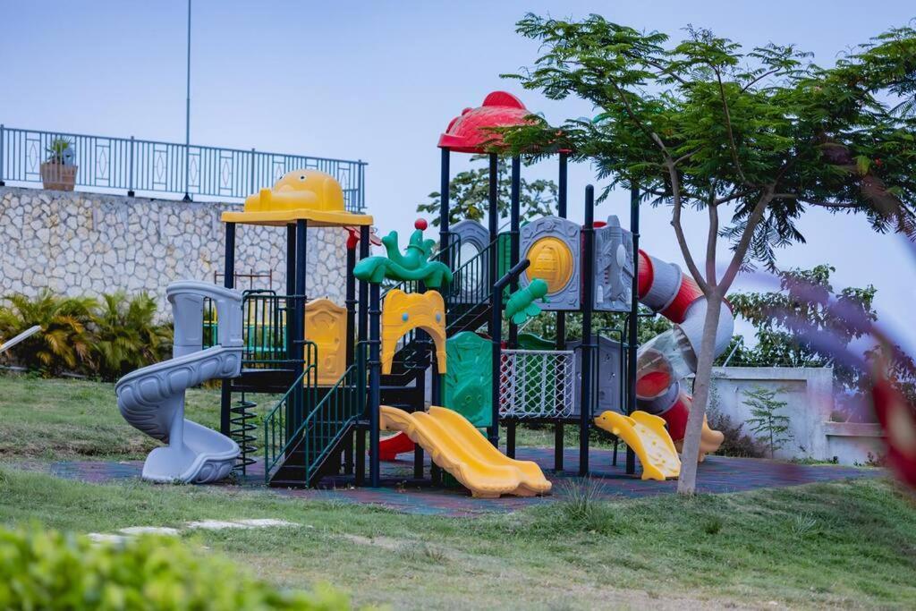 Villa Pyramid Point Manor Ocho Ríos Exterior foto